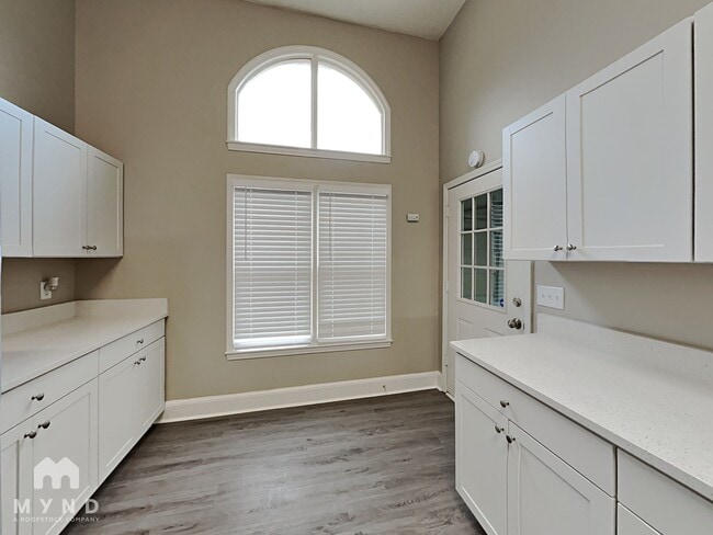 Photo - 4015 Golfview Dr