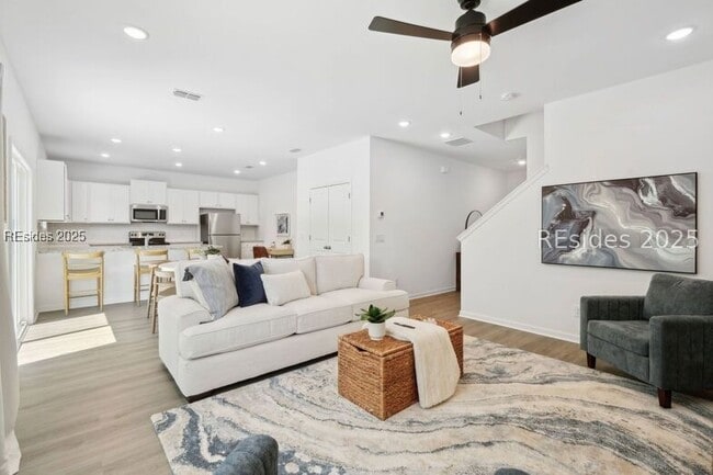 Photo - 105 Mainland Lakes Dr