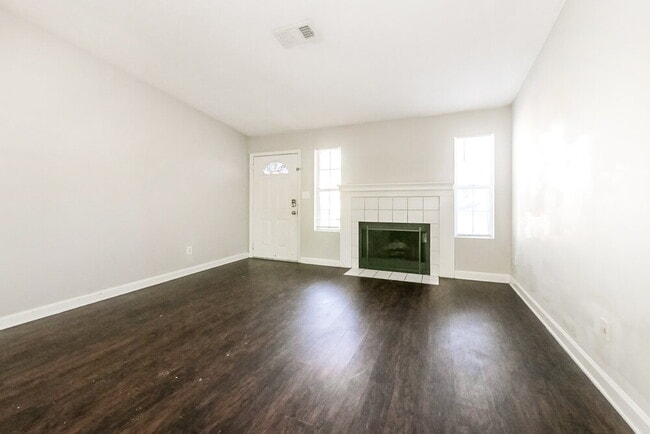 Photo - 2830 Robinson Wood Dr