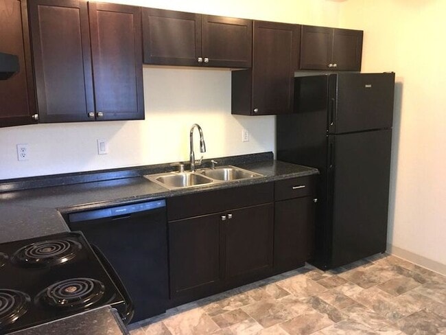 Photo - Reno Duplex - Garage, Dishwasher, Washer/Dryer Hookups, Central A/C