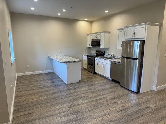 Photo - 275 Broadway Unidad 204