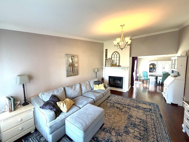 Photo - Desirable Home in Lincoln Village – A must see!