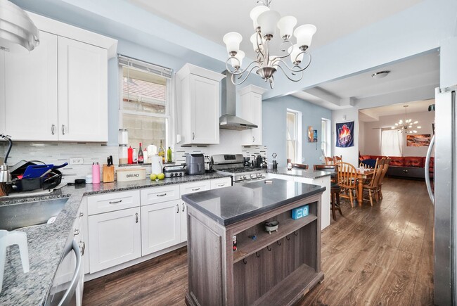 1307 S Ashland Ave