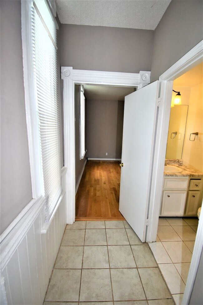 Photo - 123 Marion St Unit 1