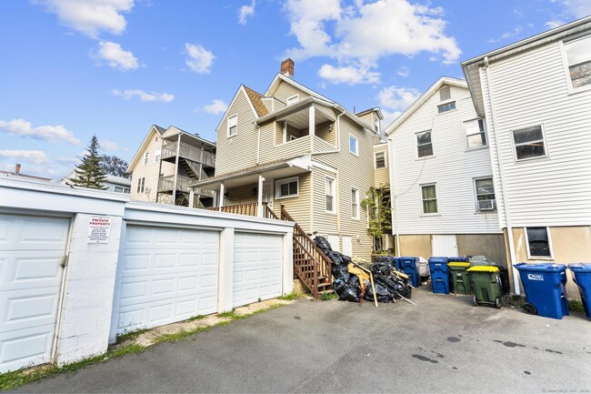 Photo - 121 N State St