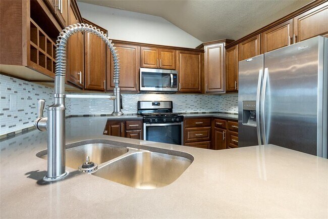 Photo - 1003 Hyridge St