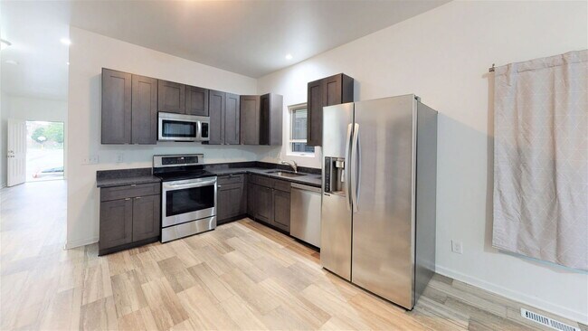 Photo - 417 E 18th Ave