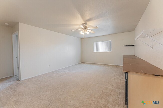 Photo - 514 Prospector Trl