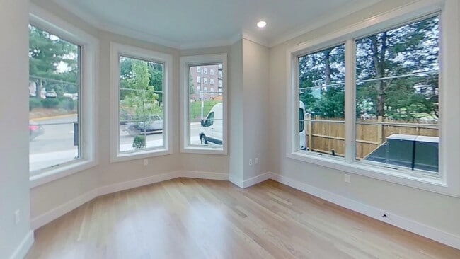 Photo - 104 Warren St
