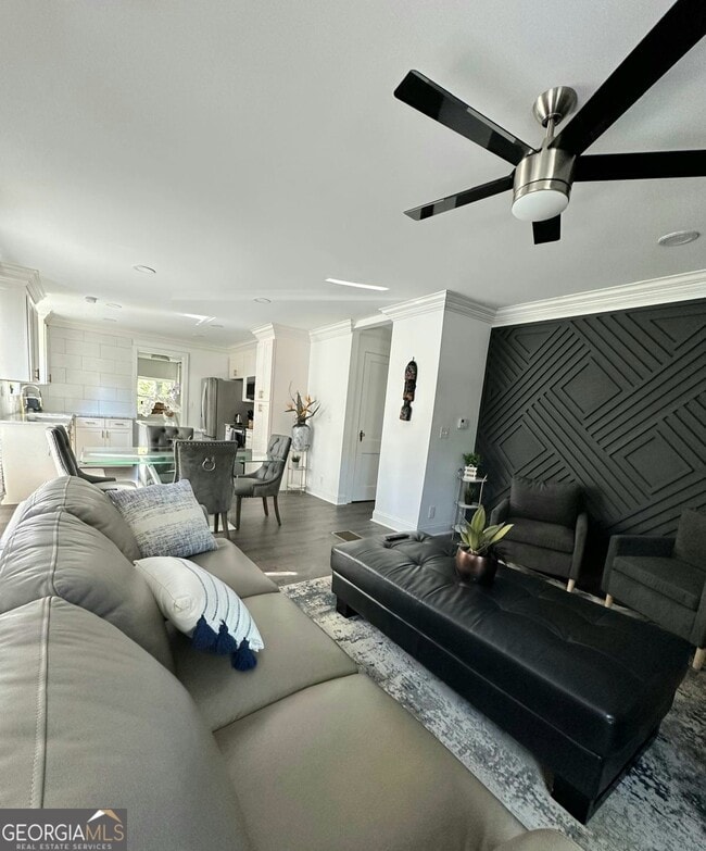 Photo - 1914 Montrose Dr