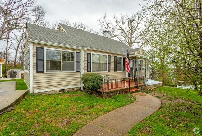 Building Photo - 321-325 Pine Ridge Road Unit C Rental