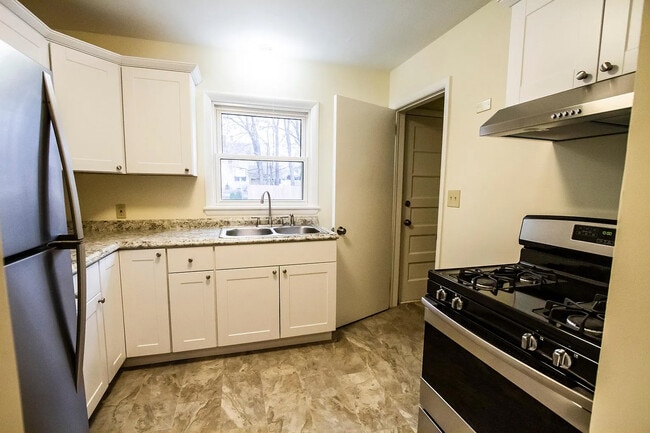 Photo - 1919 E 38th St