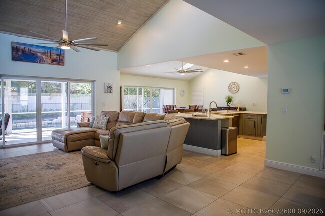 900 Cosmos Ct