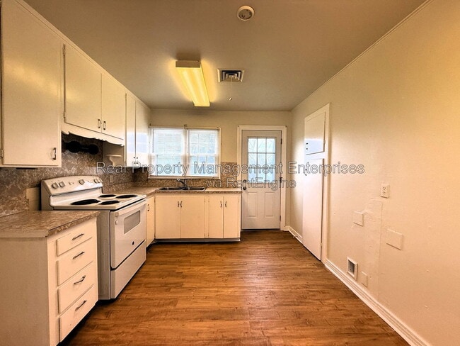 3132 NW 50th St
