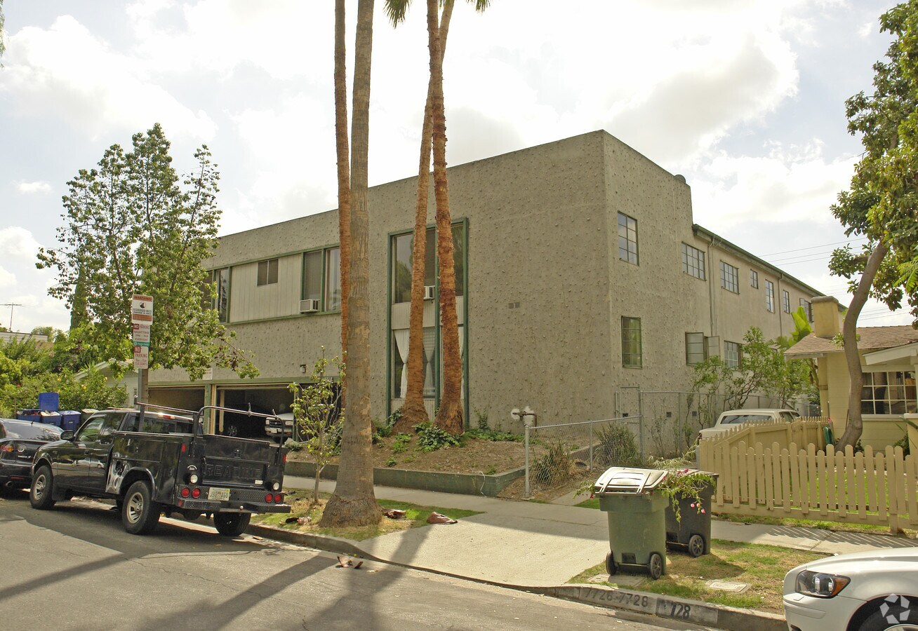 Photo - 7718 Norton Ave