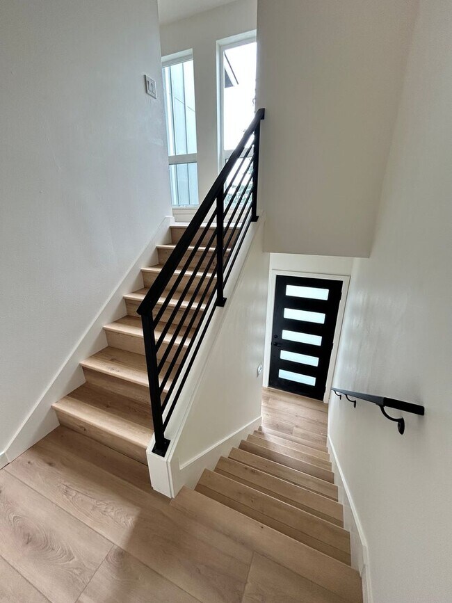 Photo - 8024 Unit 8024B
