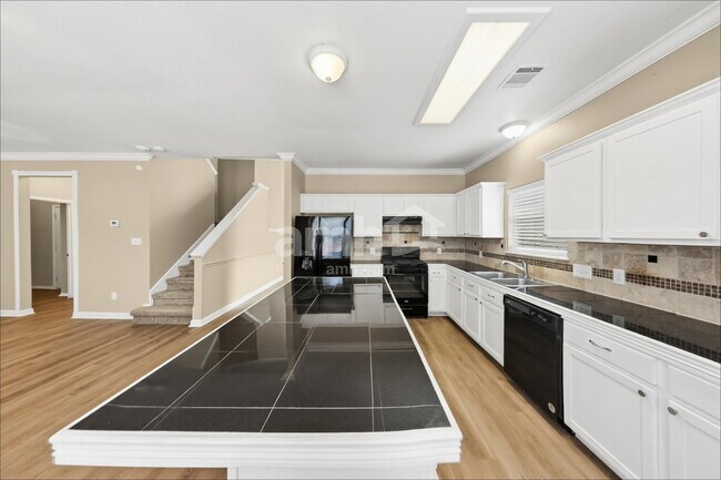 3872 Willie Mays Ln