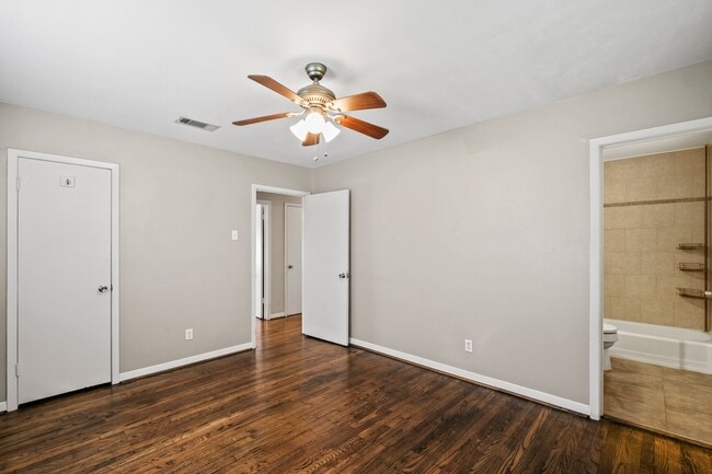 Photo - 8729 Dunlap St
