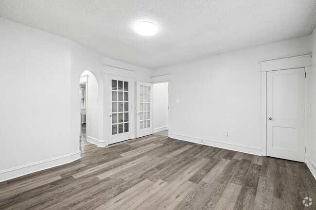 1BR, 1BA - 628SF - LIving Room