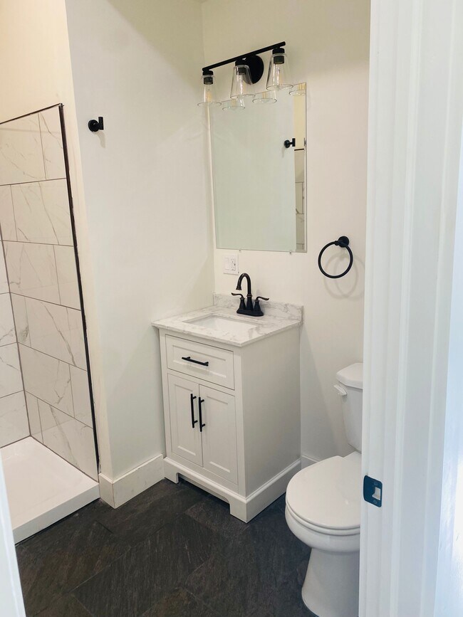 Photo - 11 E Walnut St Unit 3