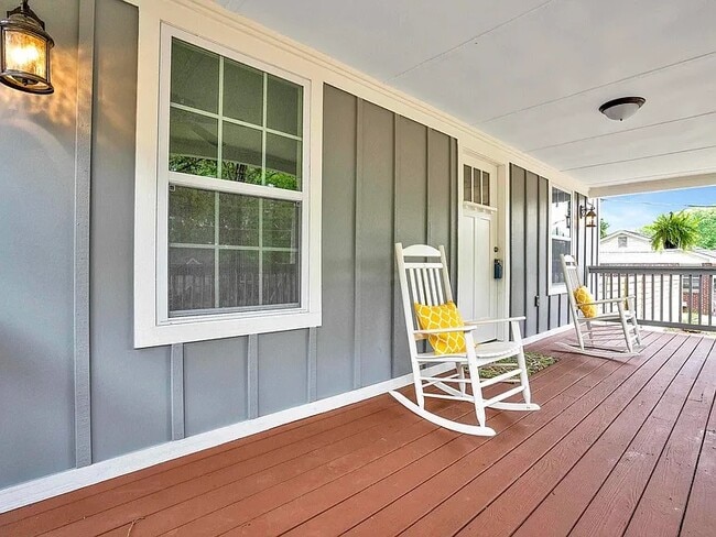 Photo - 13 Pinehurst St