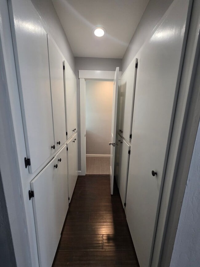 Photo - 2 Story 2bd/1.5ba  Townhouse near Commute ...