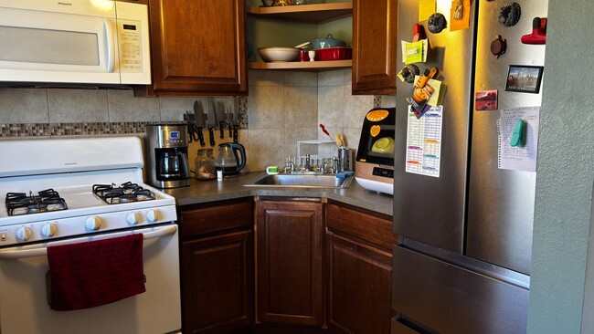 Photo - APARTMENT: APPLE TREE SQUARE APARTMENTS-UPTOWN SEDONA