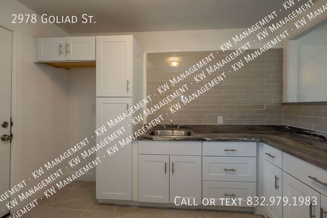 Photo - 2978 Goliad St