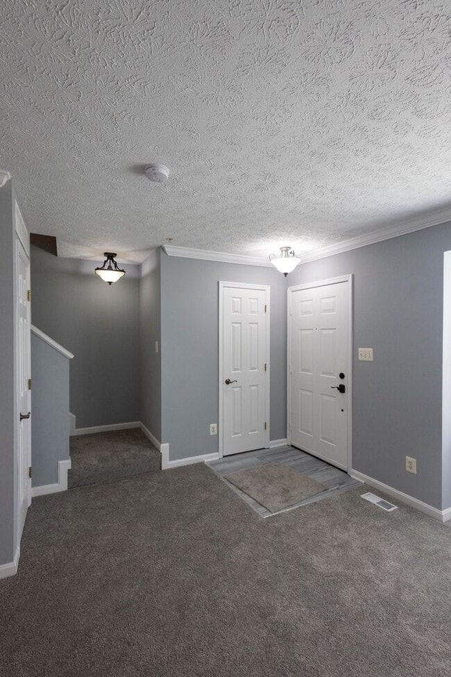 Photo - Charming 3Bed/2.5Bath in Constant Friendsh...