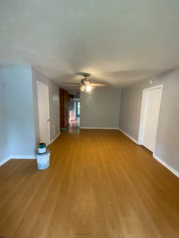 Photo - 810 W Day St