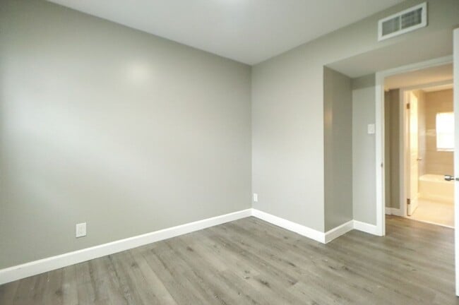 Photo - 4089 Polk St