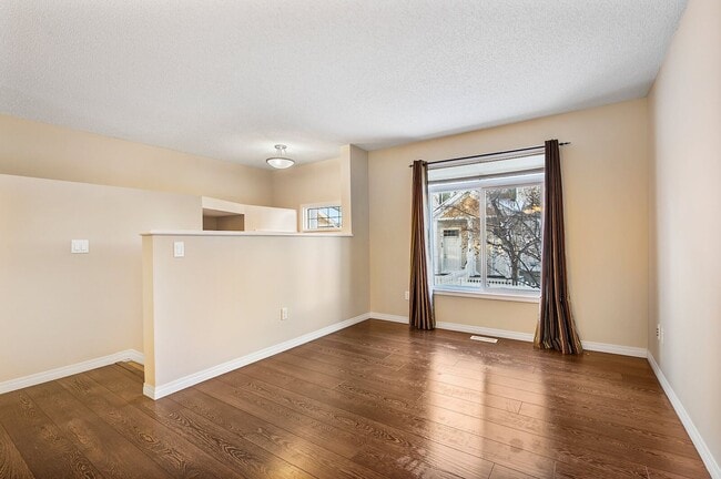 Photo - 1804-1804 70 St SW