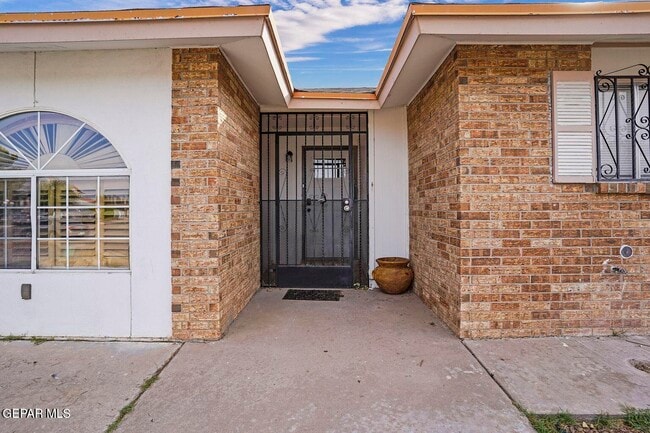 Photo - 1821 Ed White Way