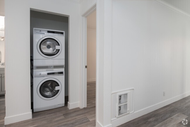 1BR, 1BA - 726SF - Andina Apartments