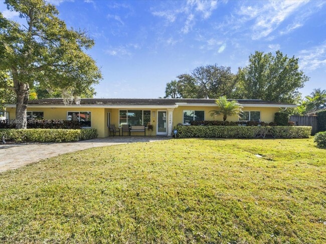 Building Photo - 2648 NE 26th Ave