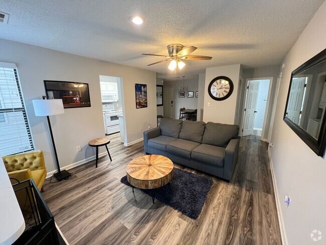 Building Photo - Updated 1 Bed 1 Bath Condo Near SouthPoint!