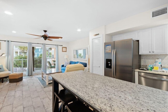 Photo - 1948 W Beach Blvd Unidad ID1266366P