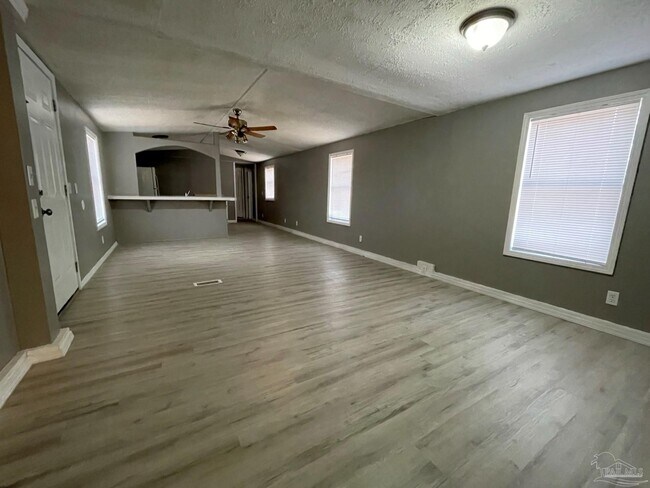 Photo - 8103 N Palafox St