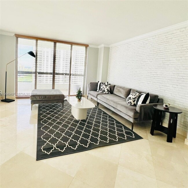 3600 Mystic Pointe Dr Unit 1401