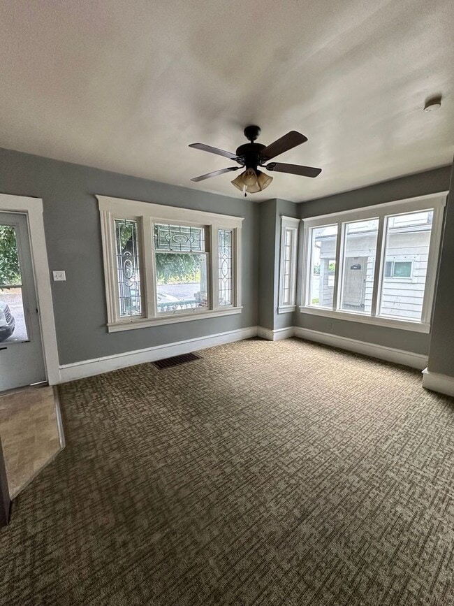 Photo - 369-371 New Grove St Unit 371