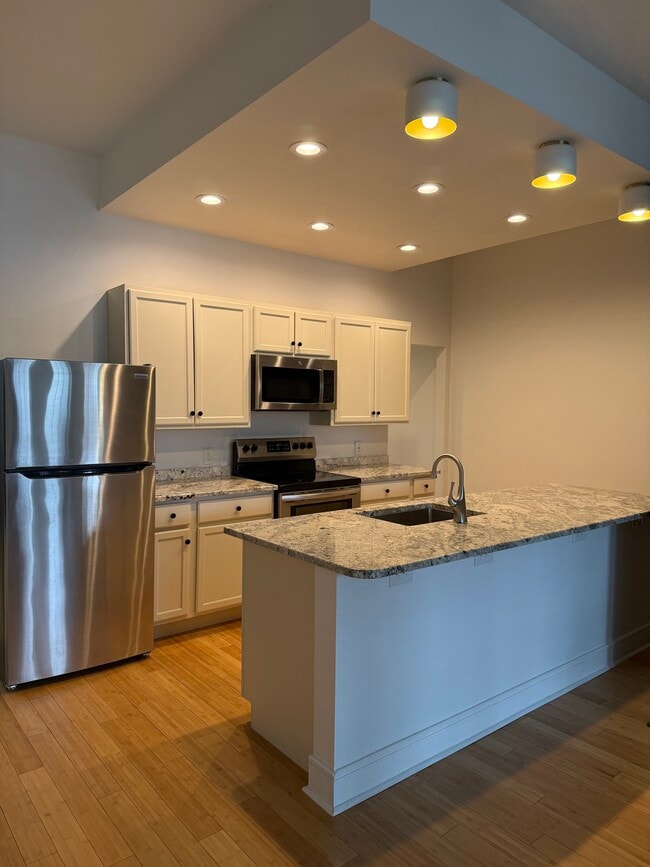 Photo - 17 W Main St Unidad Loft