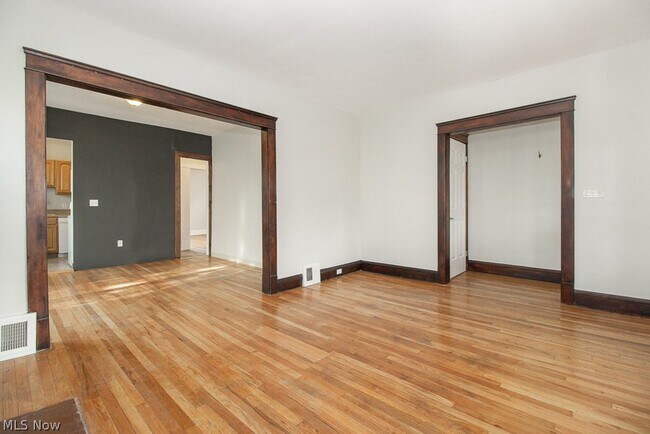 Photo - 1295 Jackson Ave