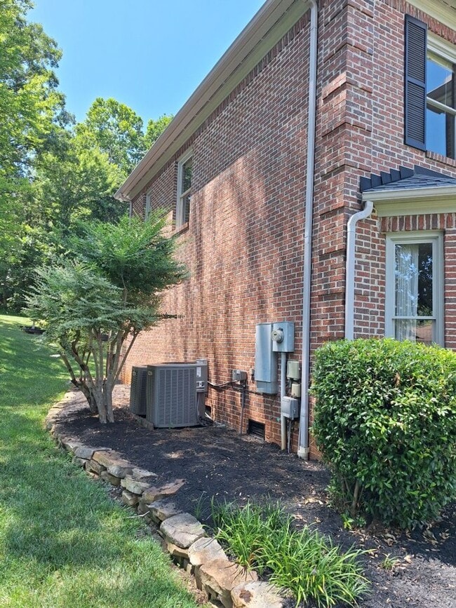 Photo - 4bd/3 bath located in desirable neighbor in Fox Den Subdivision in West Knoxville