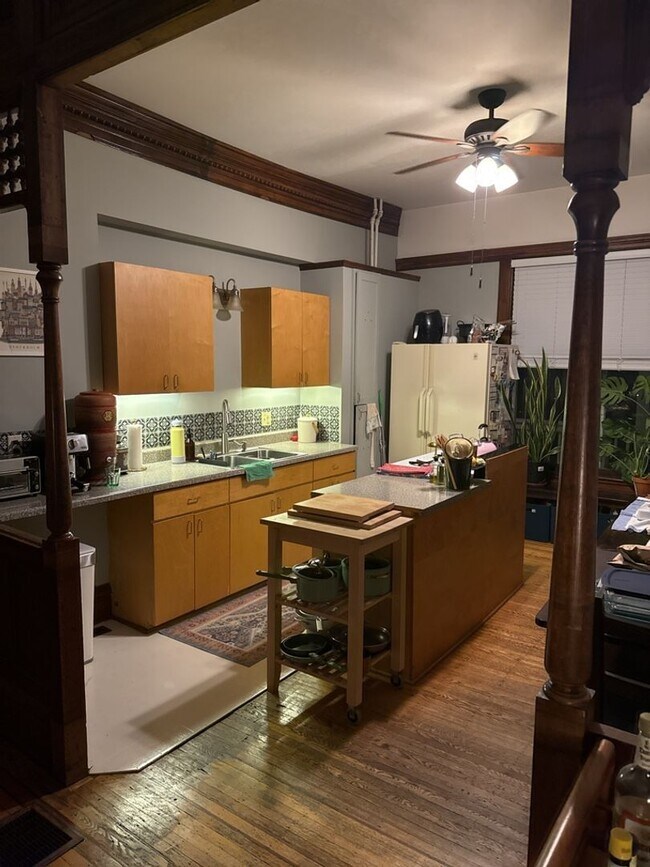 Photo - 2204 Grand Ave S Unidad 1