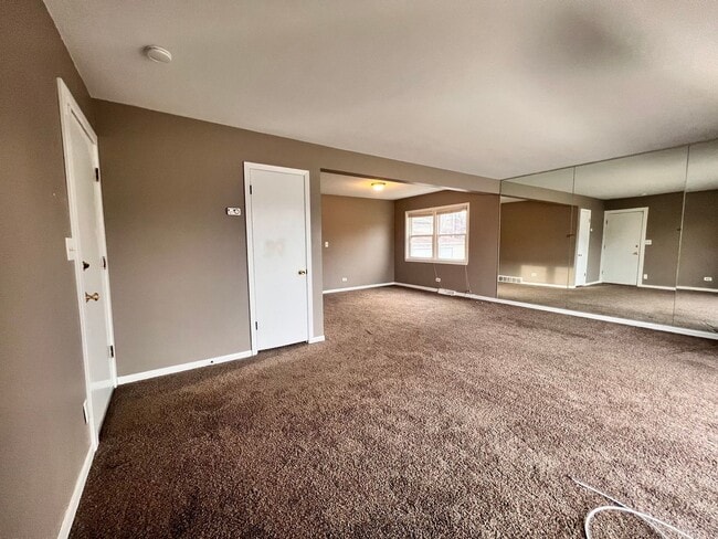 Photo - 16W671 56th St Unidad 1