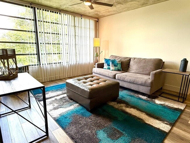 Photo - 1705 Whitehall Dr Unidad 403