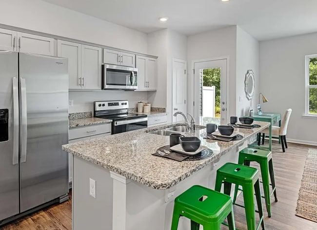 Photo - 784 Embark Cir
