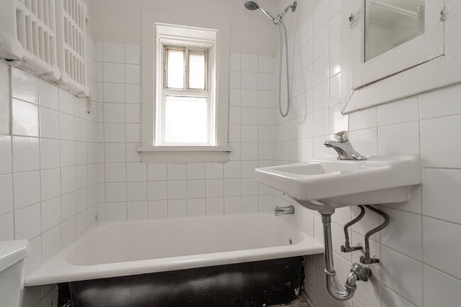 Photo - 26 Balmoral Ave Unit 207