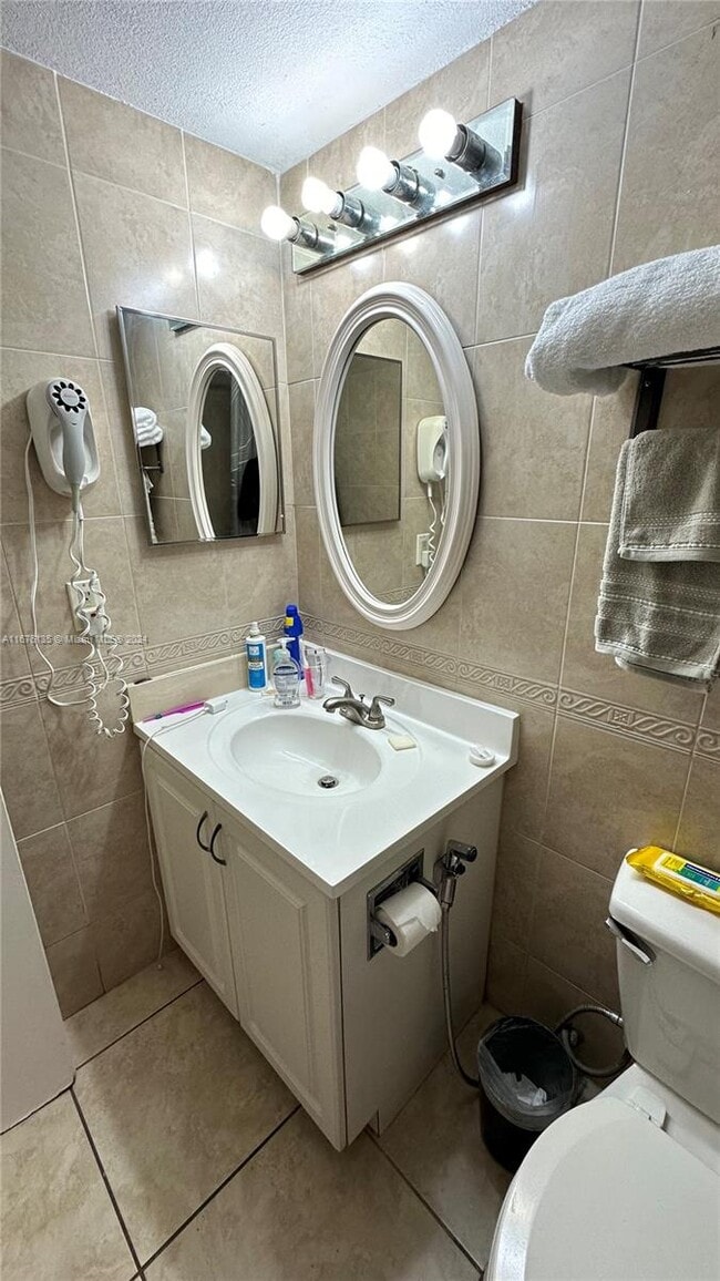 19201 Collins Ave Condo Unit 628 Condo for Rent in Sunny Isles Beach