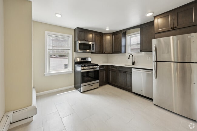 Building Photo - 325 7th St Rental